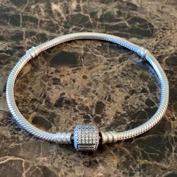 Authentic Pandora Moments Sparkling Pavé Clasp Snake Chain Bracelet - Picture 1 of 8